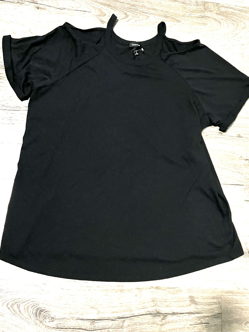 NWOT Torrid Jersey Black Cold Shoulder Knit Top Size 3 Short Cuffed Sleeves